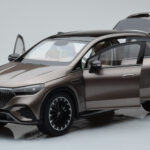 Mercedes EQE SUV X294 AMG Line Velvet Barna NZG 1:18 - image 2 of 8