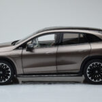 Mercedes EQE SUV X294 AMG Line Velvet Barna NZG 1:18 - image 4 of 8