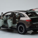 Mercedes EQE SUV X294 AMG Line Velvet Barna NZG 1:18 - image 5 of 8