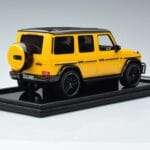 Mercedes AMG G63 W463 Sárga MotorHelix 1:18 MH018 Y Gyanta - image 2 of 7