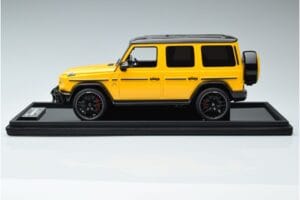 Mercedes AMG G63 W463 Sárga MotorHelix 1:18 MH018-Y Gyanta – 3. kép a 7-ből