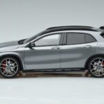 Mercedes AMG GLA 45 X156 Márkakereskedői Kiadás GT Spirit 1:18 B66960467 Gyanta - image 3 of 6