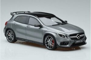 Mercedes AMG GLA 45 X156 Márkakereskedői Kiadás GT Spirit 1:18 B66960467 Gyanta – 4. kép a 6-ből
