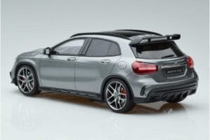 Mercedes AMG GLA 45 X156 Márkakereskedői Kiadás GT Spirit 1:18 B66960467 Gyanta – 5. kép a 6-ből