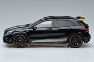 Mercedes AMG GLA45 X156 Sárga Night Edition GT Spirit 1:18 B66960469 Gyanta – 3. kép a 6-ből