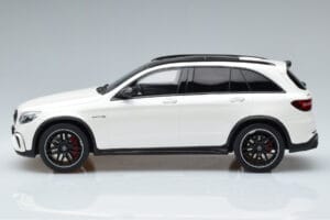 Mercedes GLC 63 AMG X253 Fehér GT Spirit 1:18 B66965713 Gyanta – 3. kép a 6-ből