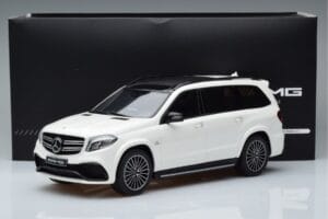 Mercedes AMG GLS63 X166 Fehér GT Spirit 1:18 B66965709 Gyanta – 6. kép a 6-ből