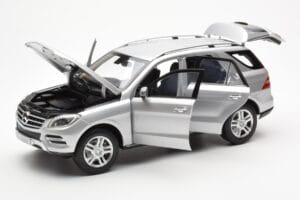 Mercedes M-Class W166 Iridium Ezüst Metál Minichamps 1:18 B66960064 Fém – 2. kép a 8-ből