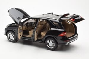 Mercedes M-Class W166 Obsidian Fekete Metál Minichamps 1:18 B66960063 Fém – 5. kép a 8-ből