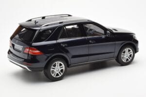 Mercedes M-Class W166 Tansanite Kék Metál Minichamps 1:18 B66960065 Fém – 3. kép a 8-ből