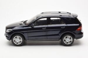 Mercedes M-Class W166 Tansanite Kék Metál Minichamps 1:18 B66960065 Fém – 4. kép a 8-ből