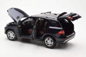 Mercedes M-Class W166 Tansanite Kék Metál Minichamps 1:18 B66960065 Fém – 5. kép a 8-ből