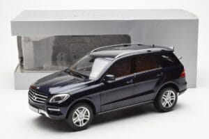 Mercedes M-Class W166 Tansanite Kék Metál Minichamps 1:18 B66960065 Fém – 8. kép a 8-ből