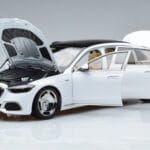 Mercedes Maybach S600 W222 V12 Biturbo Diamond Fehér Almost Real 1:18 - image 2 of 11