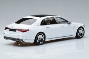 Mercedes Maybach S600 W222 V12 Biturbo Diamond Fehér Almost Real 1:18 820116 Fém – 3. kép a 11-ből