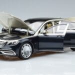 Mercedes Maybach S650 X222 Ezüstkék Norev 1:18 B66960615 Fém - image 2 of 7