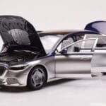 Mercedes Maybach S680 W223 Nautical Kék Cirrus Ezüst Almost Real 1:18 - image 2 of 8