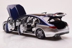 Mercedes Maybach S680 W223 Nautical Kék Cirrus Ezüst Almost Real 1:18 820125 Fém – 5. kép a 8-ből