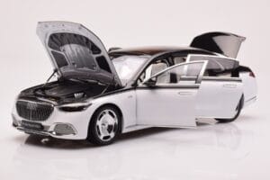 Mercedes Maybach S680 W223 Obsidian Fekete Diamond Fehér Almost Real 1:18 820121 Fém – 2. kép a 7-ből