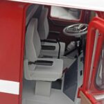 Mercedes O317 Porsche Transporter Piros CMR 1:18 - image 11 of 12