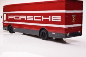 Mercedes O317 Porsche Transporter Piros CMR 1:18 CMR149 Fém – 3. kép a 12-ből