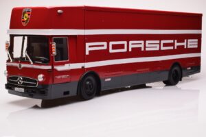 Mercedes O317 Porsche Transporter Piros CMR 1:18