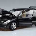 Mercedes R-Class W251 Obsidian Fekete Minichamps 1:18 B66962325 Fém - image 2 of 7