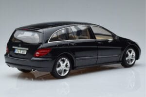 Mercedes R-Class W251 Obsidian Fekete Minichamps 1:18 B66962325 Fém – 3. kép a 7-ből
