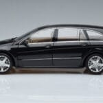 Mercedes R-Class W251 Obsidian Fekete Minichamps 1:18 B66962325 Fém - image 4 of 7