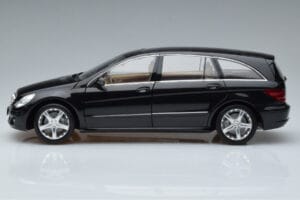 Mercedes R-Class W251 Obsidian Fekete Minichamps 1:18 B66962325 Fém – 4. kép a 7-ből
