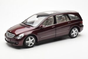 Mercedes R-Class W251 Piros Metallic Minichamps 1:18