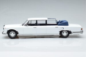 Mercedes 600 Pullman W100 Landaulet Fehér KK-Scale 1:18 KKDC181184 Fém – 3. kép a 6-ből