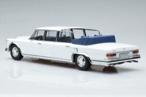 Mercedes 600 Pullman W100 Landaulet Fehér KK-Scale 1:18 KKDC181184 Fém – 5. kép a 6-ből