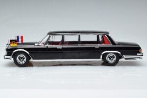 Mercedes 600 Pullman W100 W. Brandt G. Pompidou KK-Scale 1:18 KKDC181134 Fém – 3. kép a 6-ből