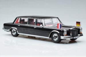 Mercedes 600 Pullman W100 W. Brandt G. Pompidou KK-Scale 1:18 KKDC181134 Fém – 4. kép a 6-ből