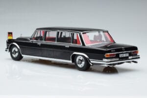 Mercedes 600 Pullman W100 W. Brandt G. Pompidou KK-Scale 1:18 KKDC181134 Fém – 5. kép a 6-ből
