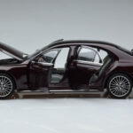 Mercedes S-Class W223 AMG Line Piros Norev 1:18 - image 4 of 8