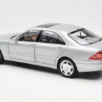 Mercedes S600 W220 Ezüst Metallic Norev 1:18 - image 7 of 8