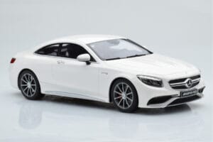 Mercedes AMG S63 C217 Coupe Fehér GT Spirit 1:18 B66960372 Gyanta – 4. kép a 6-ből