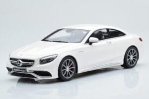 Mercedes AMG S63 C217 Coupe Fehér GT Spirit 1:18 B66960372