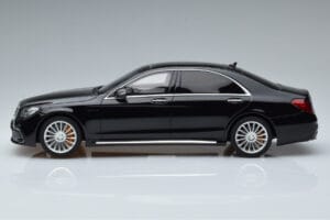 Mercedes AMG S65 W222 Fekete GT Spirit 1:18 GT228 Gyanta – 3. kép a 6-ből