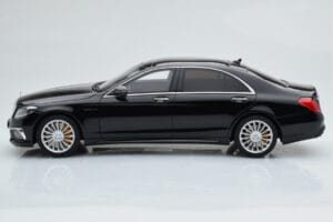 Mercedes AMG S65 W222 Fekete GT Spirit 1:18 ZM043 Gyanta – 3. kép a 6-ből