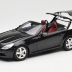 Mercedes SLK R171 Obsidian Fekete Metallic Minichamps 1:18 B66962319 - image 2 of 9