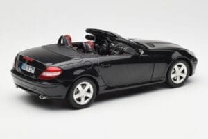 Mercedes SLK R171 Obsidian Fekete Metallic Minichamps 1:18 B66962319 Fém – 4. kép a 9-ből