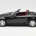 Mercedes SLK R171 Obsidian Fekete Metallic Minichamps 1:18 B66962319 - image 5 of 9