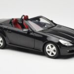 Mercedes SLK R171 Obsidian Fekete Metallic Minichamps 1:18 B66962319 - image 7 of 9