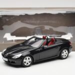 Mercedes SLK R171 Obsidian Fekete Metallic Minichamps 1:18 B66962319 - image 9 of 9