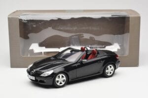 Mercedes SLK R171 Obsidian Fekete Metallic Minichamps 1:18 B66962319 Fém – 9. kép a 9-ből