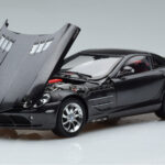 Mercedes SLR McLaren Fekete CMC 1:18 - image 2 of 10