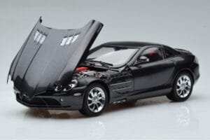 Mercedes SLR McLaren Fekete CMC 1:18 M-045F Fém – 2. kép a 10-ből